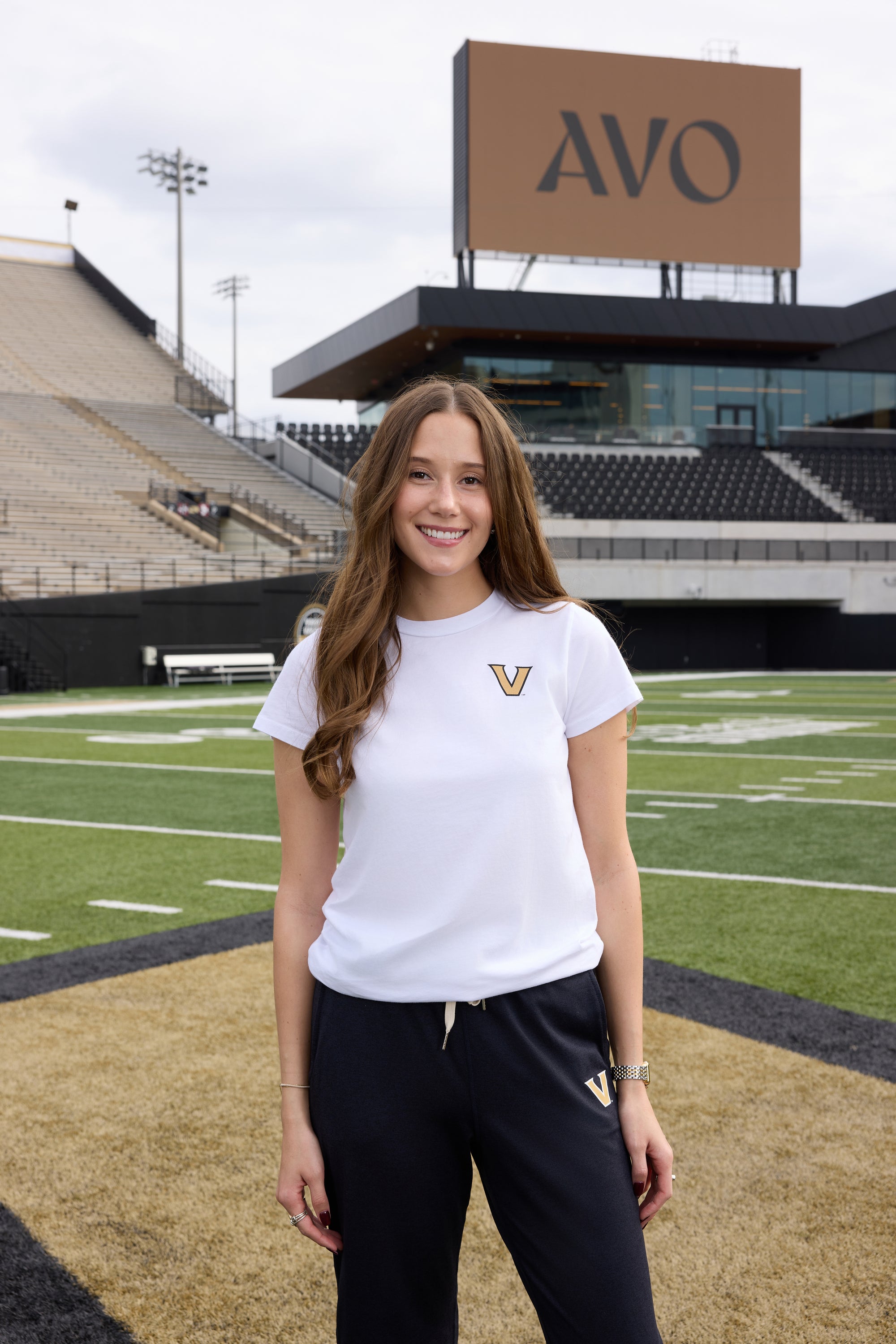 VANDY Logo Cloud Knit Crew Neck Womens Tee