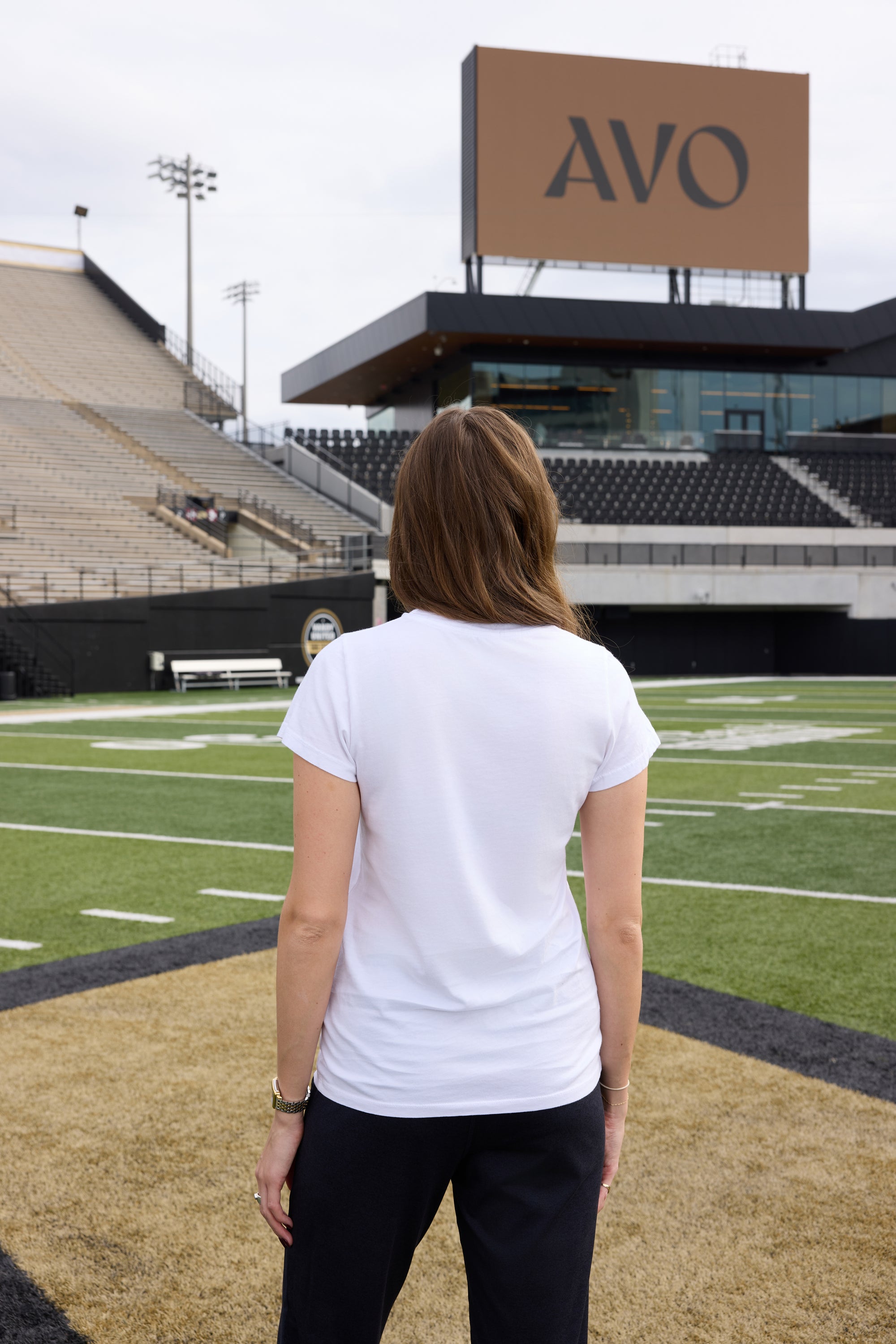 VANDY Logo Cloud Knit Crew Neck Womens Tee