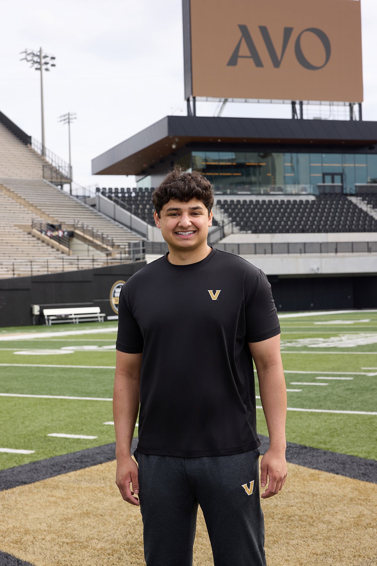 VANDY Logo Flex Form Mens Tee